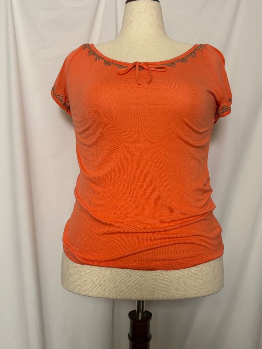 DKNYC Short Sleeve T-Shirt Size S
